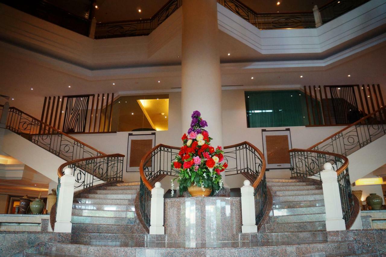 Sabah Oriental Hotel Kota Kinabalu Exterior foto